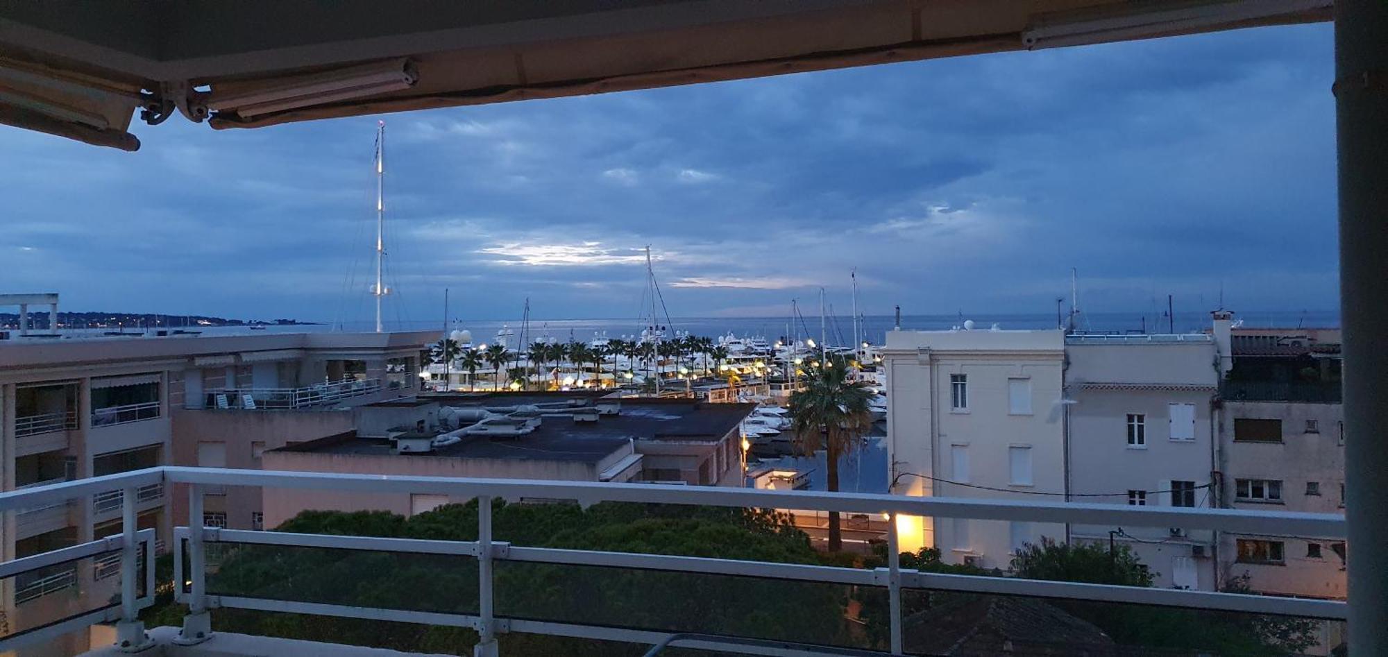 Standing Vue Mer Entre Cannes Et Antibes Голф-Жуан Екстериор снимка